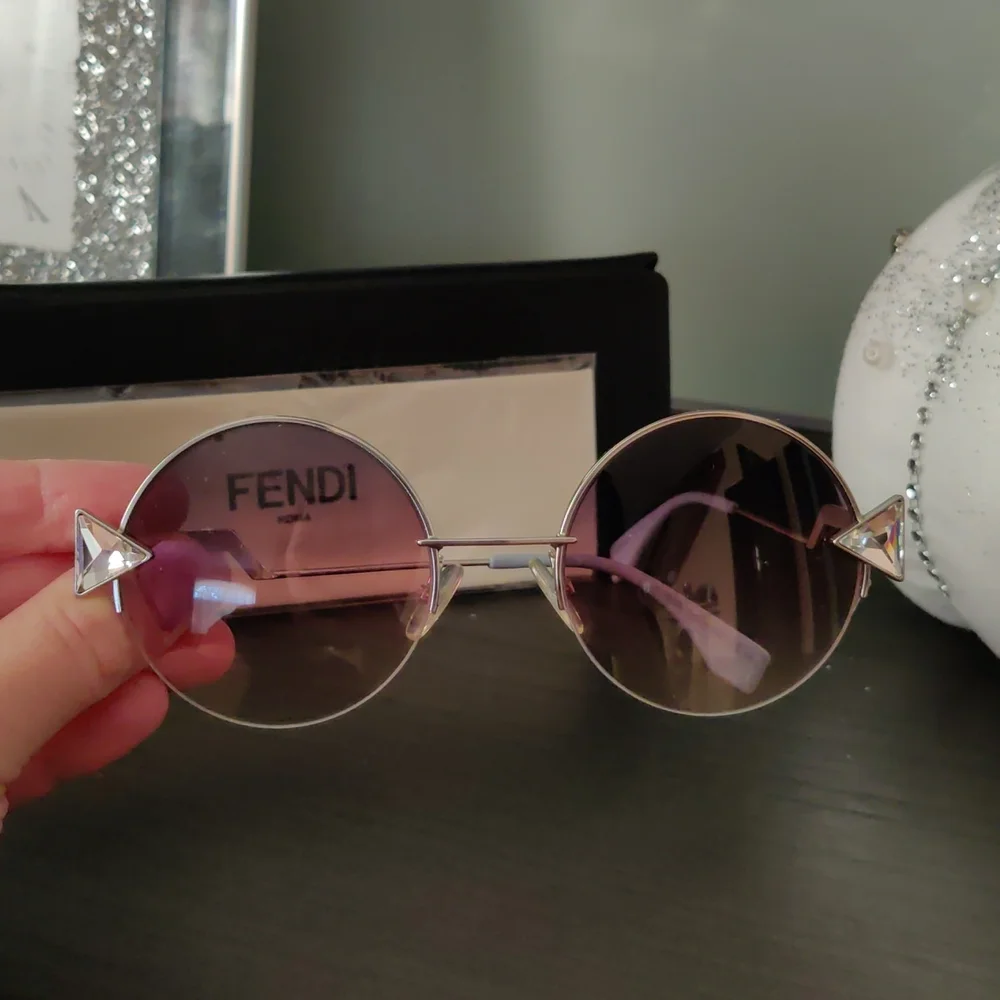 Gorgeous Authentic FENDI women sunglasses with crystals on the side - Picture 8 of 14